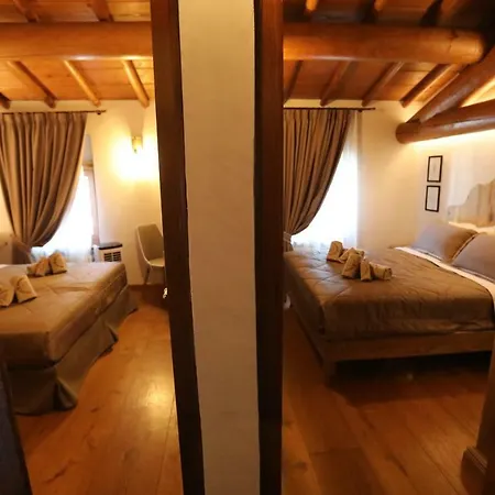 Relais Antica Corte Konukevi *