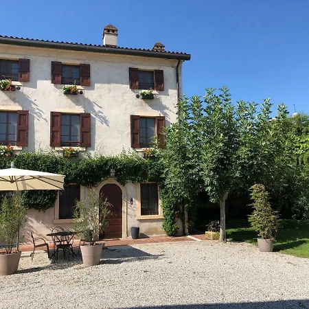 Konukevi Relais Antica Corte *